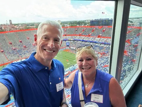 UF alumni Steve and Wendy Blum remain diehard Gator fans. Photo courtesy of Steve Blum